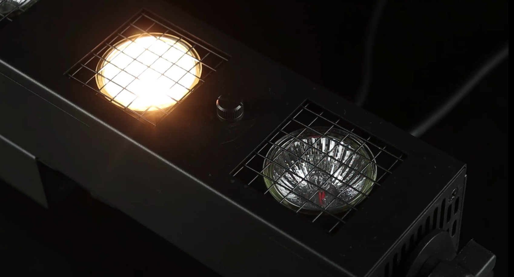 従来のハロゲンランプと放電ランプ